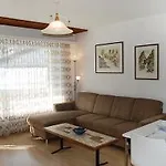 Val Signina-1 By Interhome شقة *