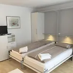Val Signina-1 By Interhome شقة *