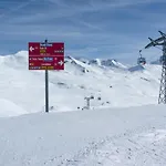 Val Signina-1 By Interhome شقة *